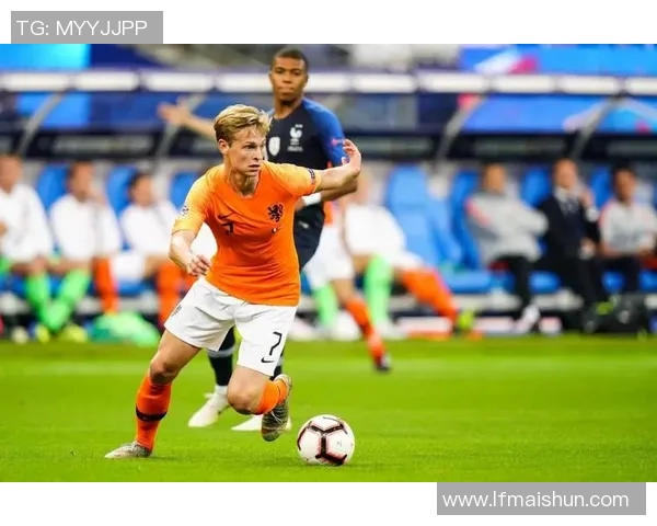 蓝白色球星闪耀世界杯赛场展现非凡风采与激情