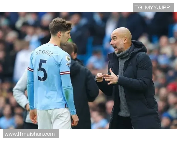 新星足球球员崭露头角引领未来足坛潮流各大俱乐部争抢签约机会