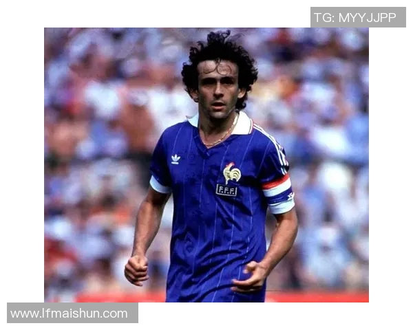 100名世界足球球星全景解析纵览足坛辉煌历史与荣耀瞬间